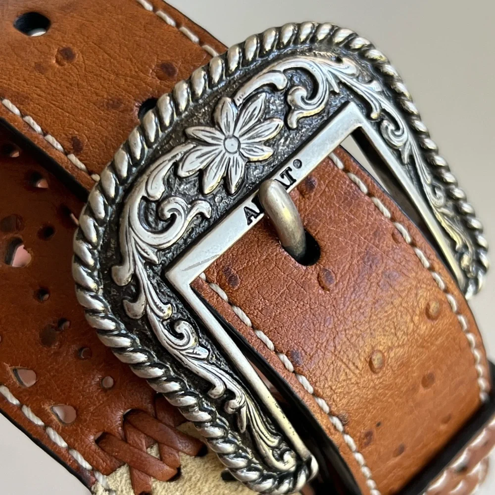 ARIAT Girls Brown Cream Perforated Leather Heart Western Cowgirl Belt Size 24
